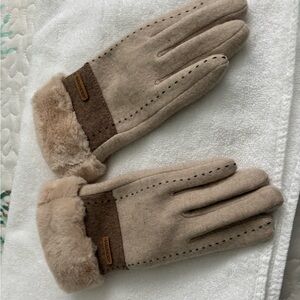 Cozy Tan Gloves with Faux Fur Trim